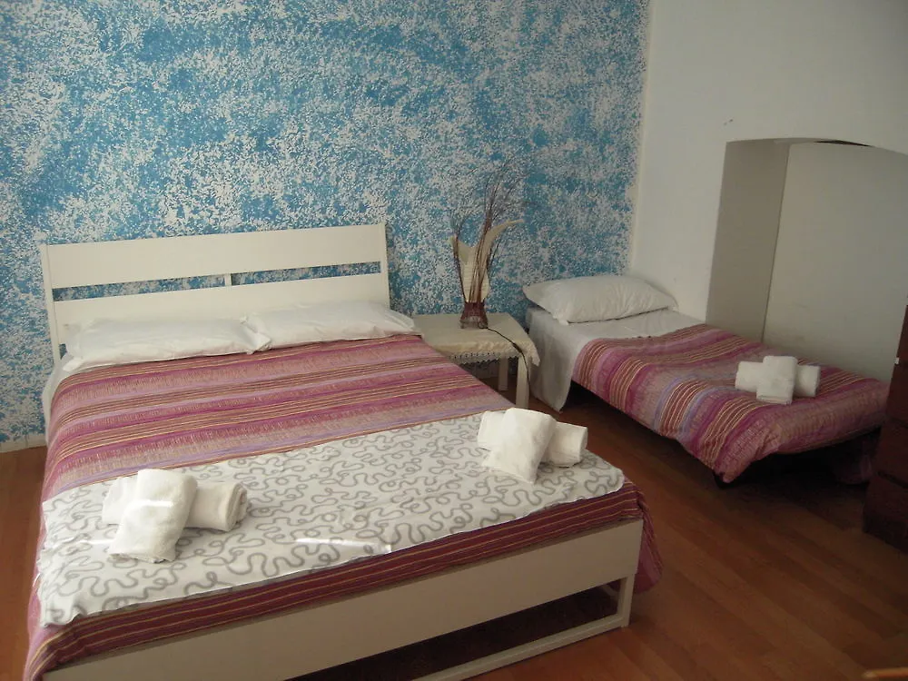 Bed And Breakfast Al Viale Papa Giovanni Bergamo 3*,  Italy