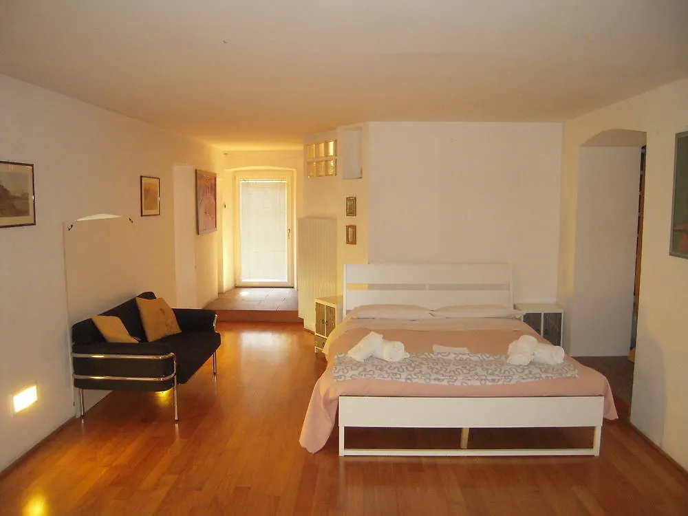 Bed And Breakfast Al Viale Papa Giovanni Bergamo Italy
